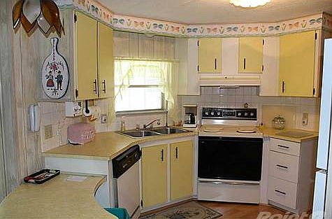 3rd image of 632 Fairmount Dr