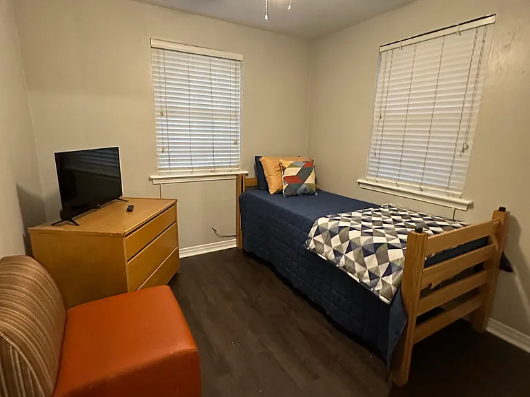 1810 Pepper Dr — Photo 5