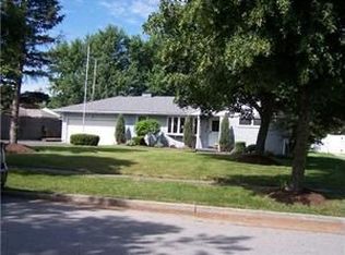 30 Fenwick Rd, Williamsville, NY 14221