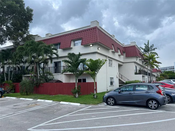 8600 SW 67th Ave APT 910, Miami, FL 33143