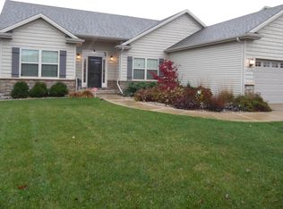 1306 Shaunessey Dr, Bloomington, IL 61704