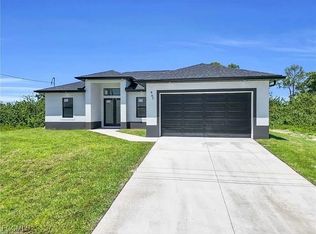 467 Paddock St, Lehigh Acres, FL 33974