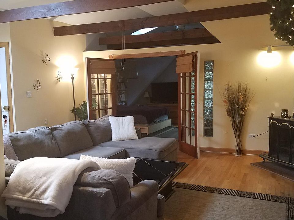 1st image of 2631 N Wilton Ave #3