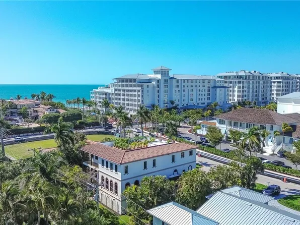 200 S Golf DR, NAPLES, FL 34102