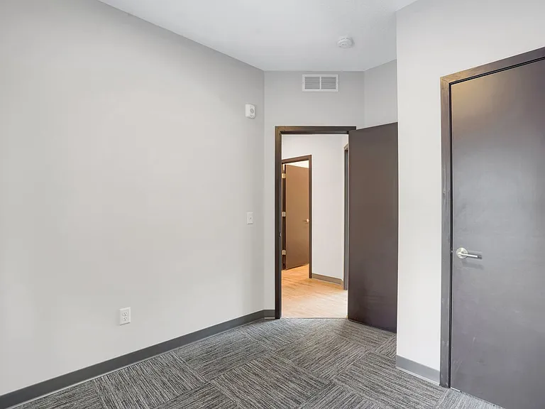 1129 8th St SE #3 — Photo 11