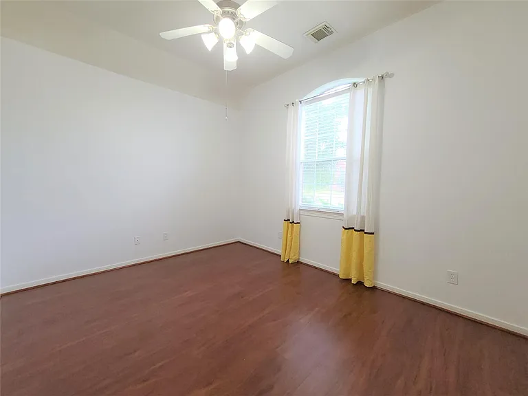 7015 Pinefern Ln — Photo 12