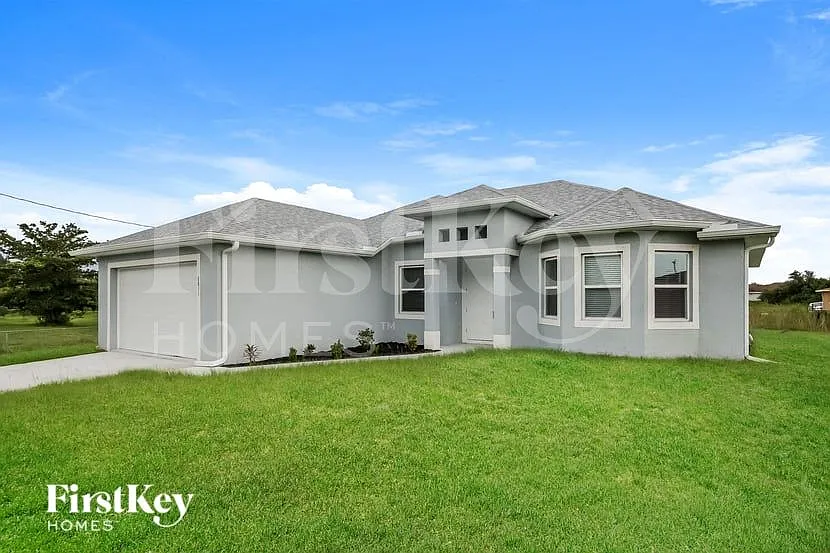 4 bed, 2.0 bath, 2137 sqft, $2,375 — Photo 2