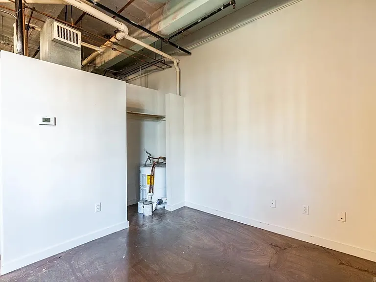 424 E 3rd St #208 — Photo 7