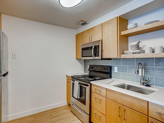 3rd image of 1590 Yates St APT 707