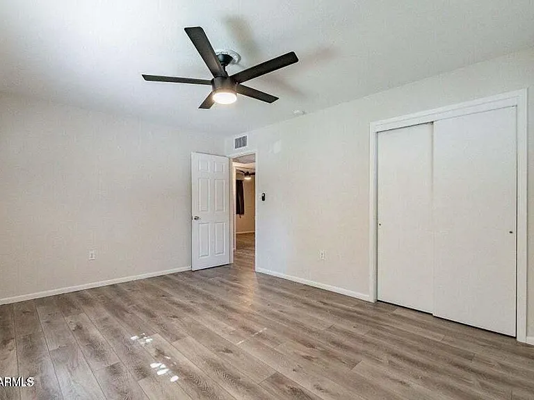 505 W Howe St — Photo 11