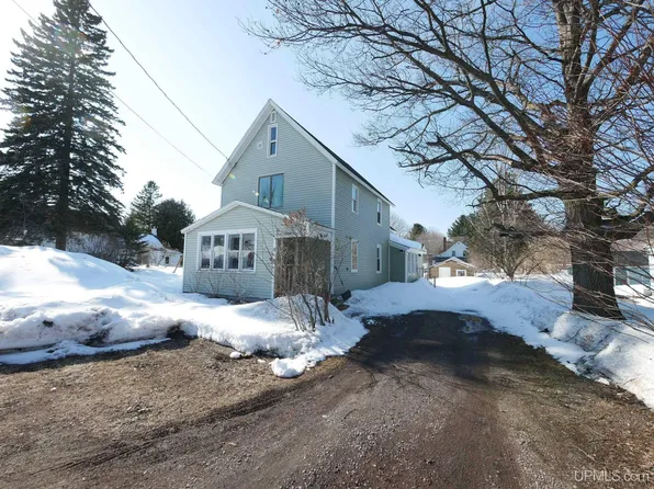 23408 Fir Ave, Dollar Bay, MI 49922