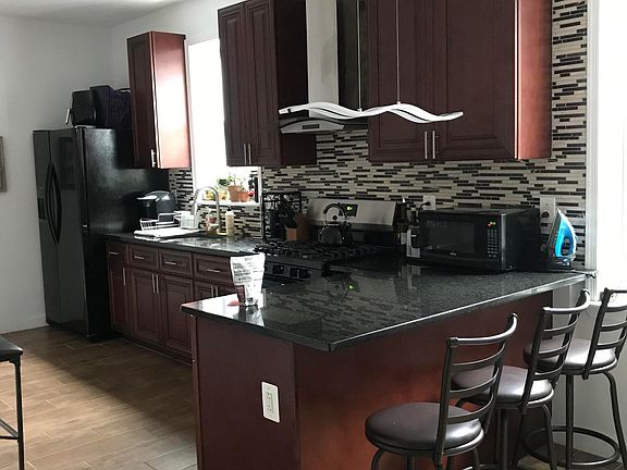 2nd image of 1811 S Broad St Floor 3