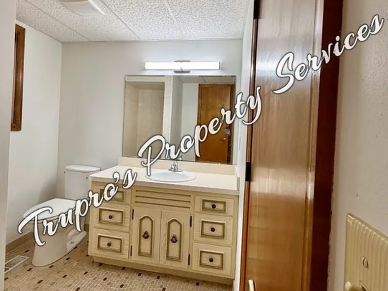 2715 E Shawnee Rd — Photo 45