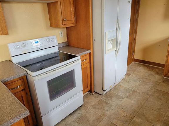 5th image of 223 Randolph St