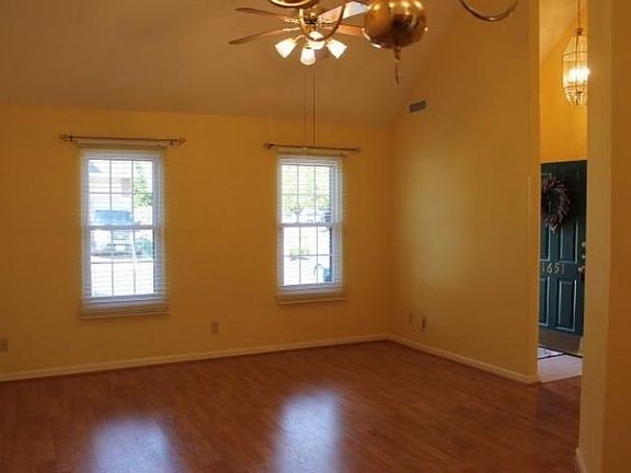 5th image of 1651 20th Avenue Ct NE