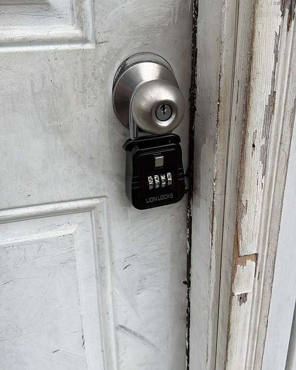 1st image of 286 Sussex Ave Floor 2