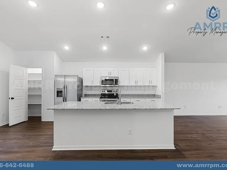125 SW Vicki St — Photo 23