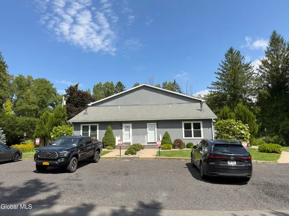 3 Salem Ct, Albany, NY