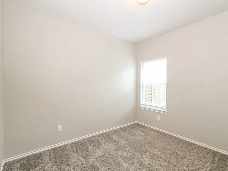 10048 Iron Ridge Dr — Photo 13