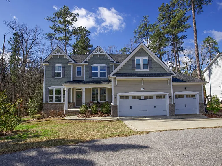 240 Parrish Ln — Photo 3