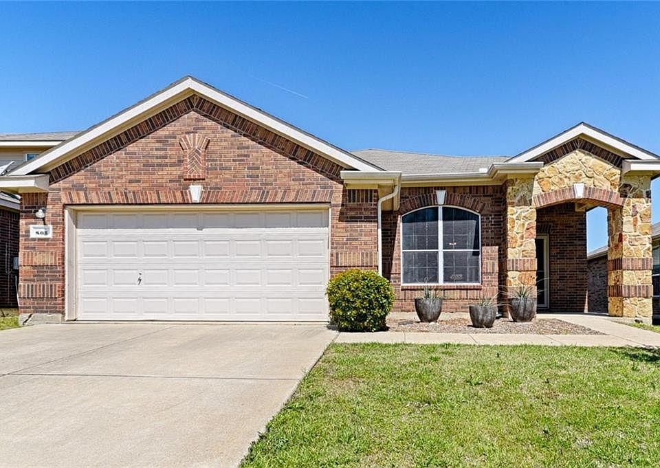 1st image of 805 Bastrop Dr