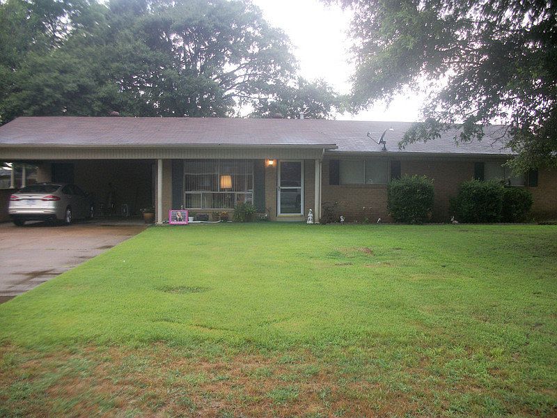 1st image of 713 Graceland Dr