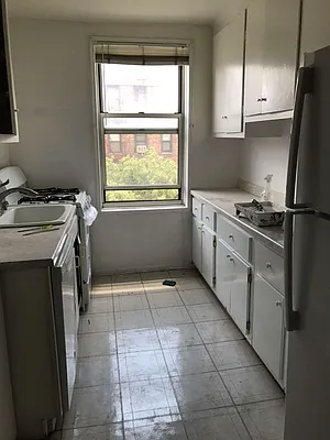 Rented by MTY Group, Inc | media 8