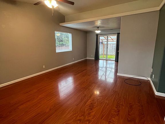 4th image of 812 Arthur Ave