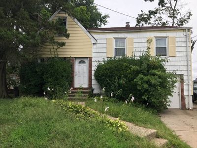 10 Maston Rd, Roosevelt, NY, 11575