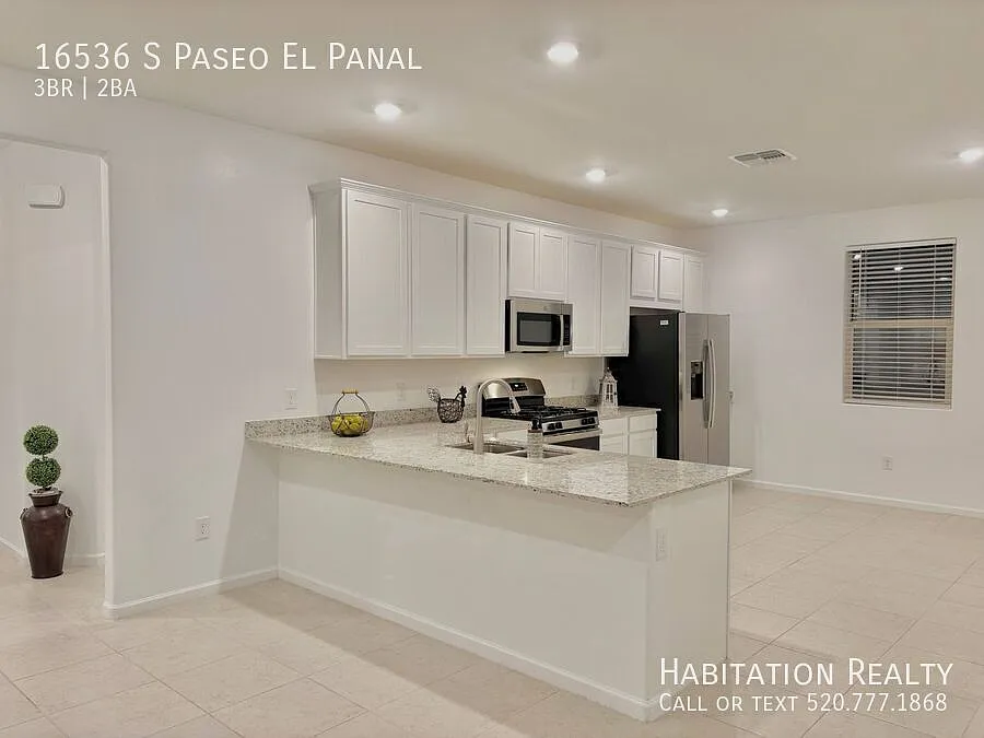 Wonderfully Efficient Newer 3bd/2ba House For Rent in Rancho Sahuarita — Photo 4