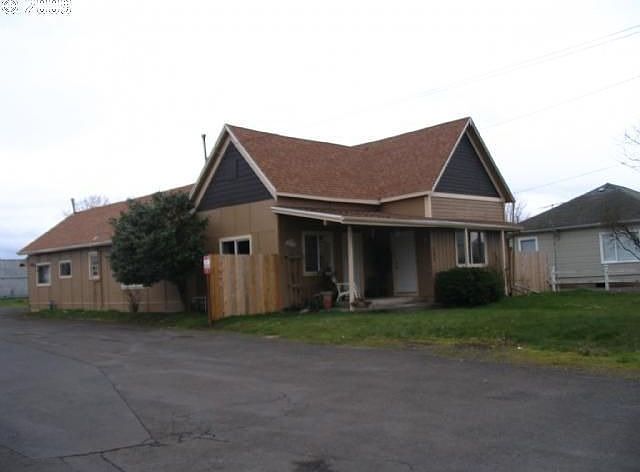 2nd image of 307 N Molalla Ave