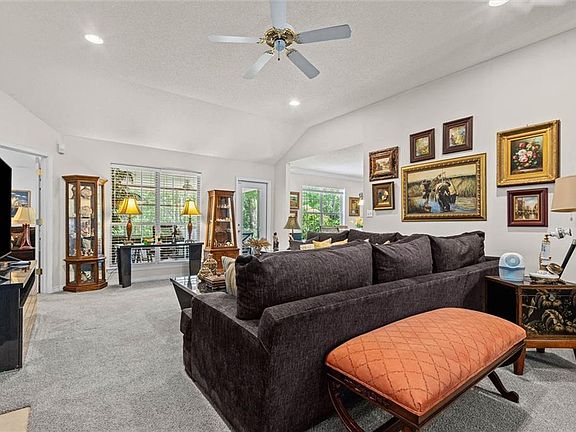 2nd image of 7086 Crown Pointe Dr