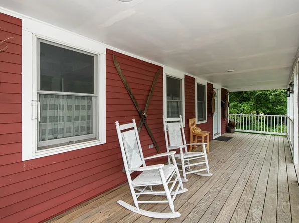 17 East Road, Hampstead, NH 03841