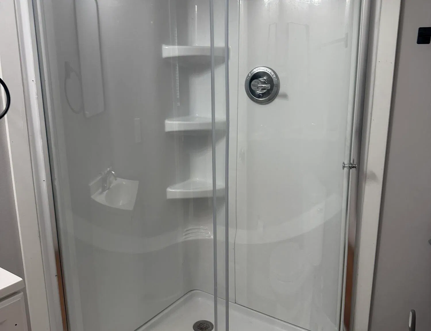 1 bed, 1.0 bath, 400 sqft, $800 — Photo 2