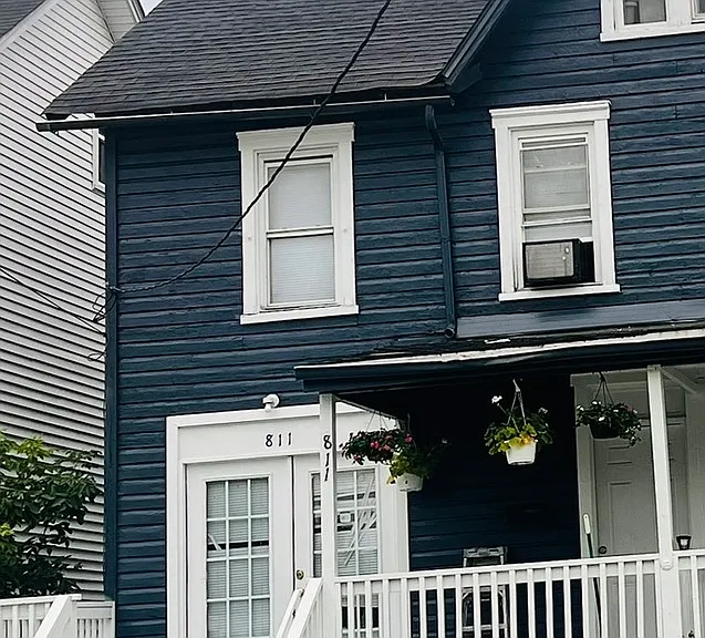 811 E Chestnut St — Photo 1