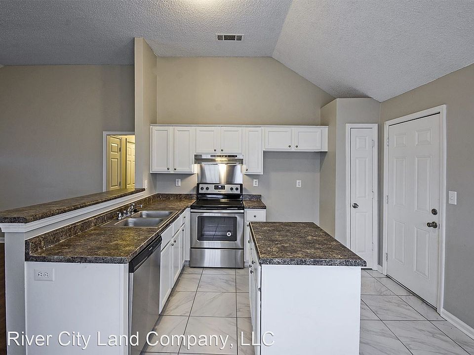1st image of 4672 Lindawood Ln