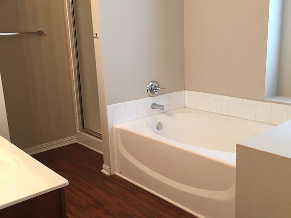 4th image of 507 Kingscote Ct