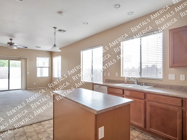4451 E Moreno Ct — Photo 4