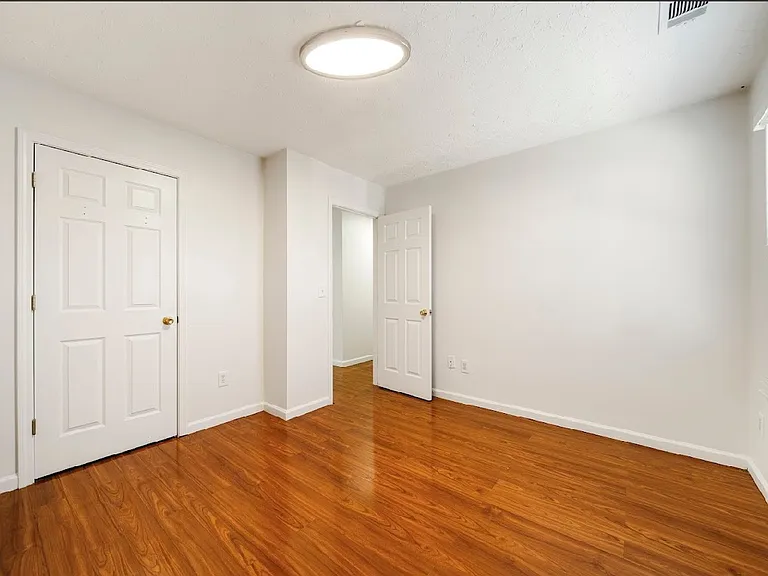 135 Jackson Point Dr — Photo 16