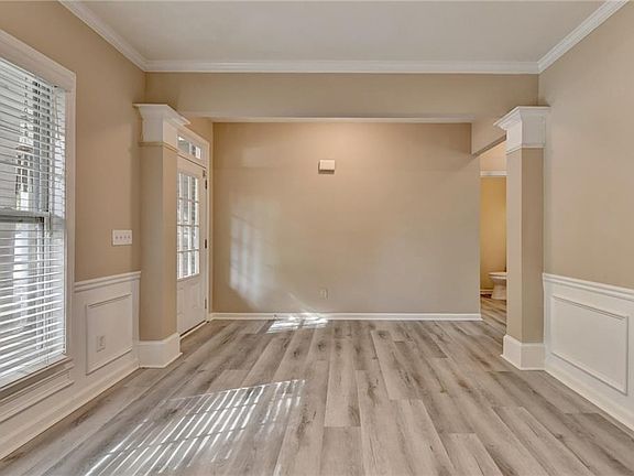 5th image of 1646 Hedington Ct