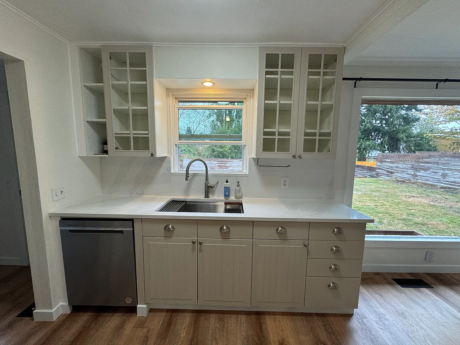 3 bed, 1100 sqft, $3,700 — Photo 1