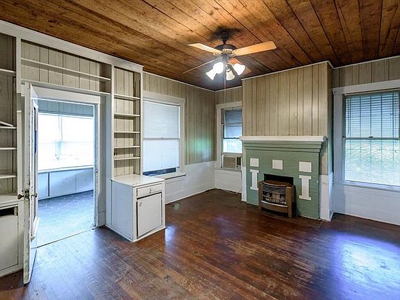 4th image of 264 Robinson Pl