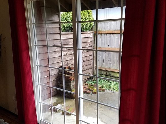 4th image of 2022 64th Ave NE