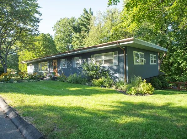 19 Ken Oaks Drive, Danbury, CT 06810