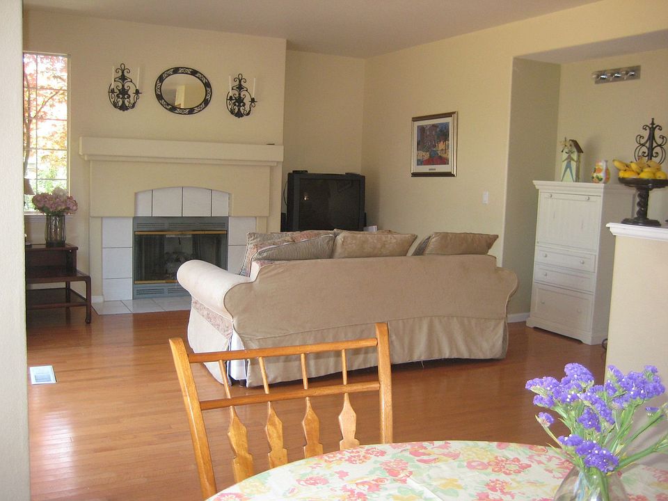 2nd image of 250 Simon Dr