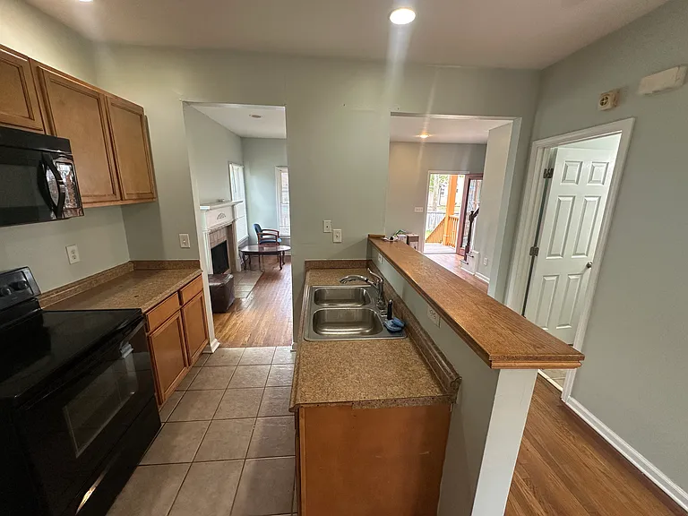364 Oliver St NW — Photo 4