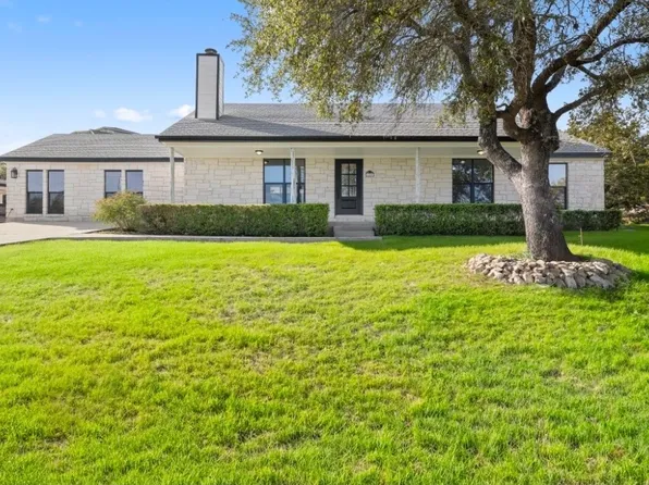 700 Newport Dr, Spicewood, TX 78669