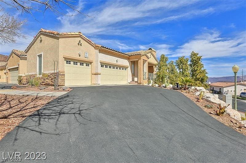 1st image of 239 Garrett Ln Unit 3