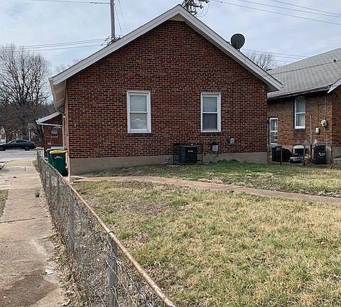 3rd image of 7051 W Florissant Ave