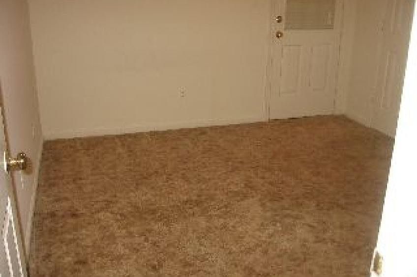 2nd image of 137 Oak Hill Dr APT D